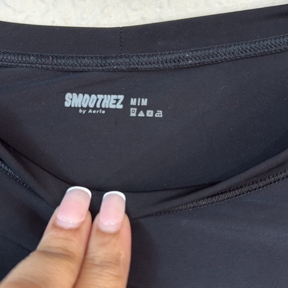 Aerie women’s black crop top size medium - Picture 2 of 3